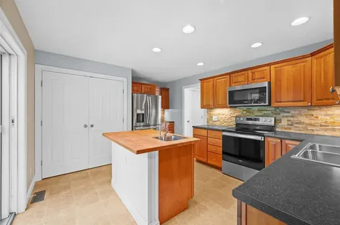 35 Gatchell Way Epping NH 03042