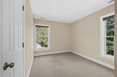 35 Gatchell Way Epping NH 03042