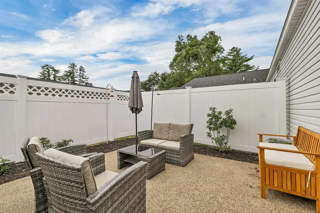 72 A Crescent Street Plymouth NH 03264