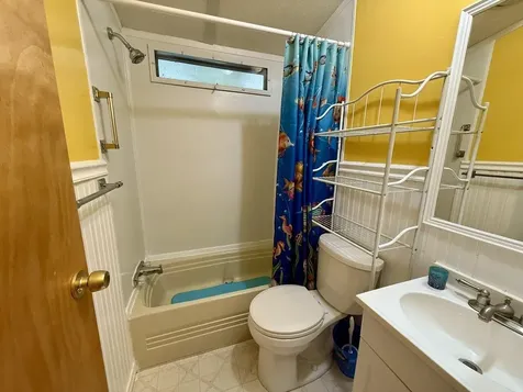 23 Whites Lane Grand Isle VT 05458