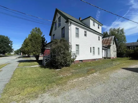 8 Williams Street Lancaster NH 03584