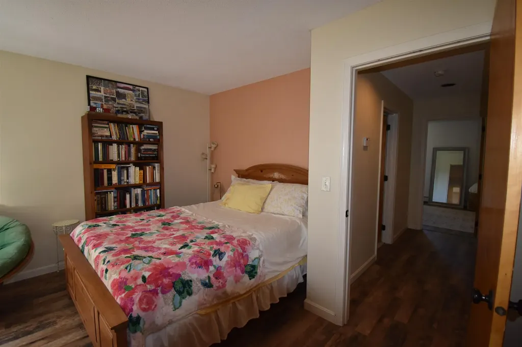 42 Potter Lane Enfield NH 03748