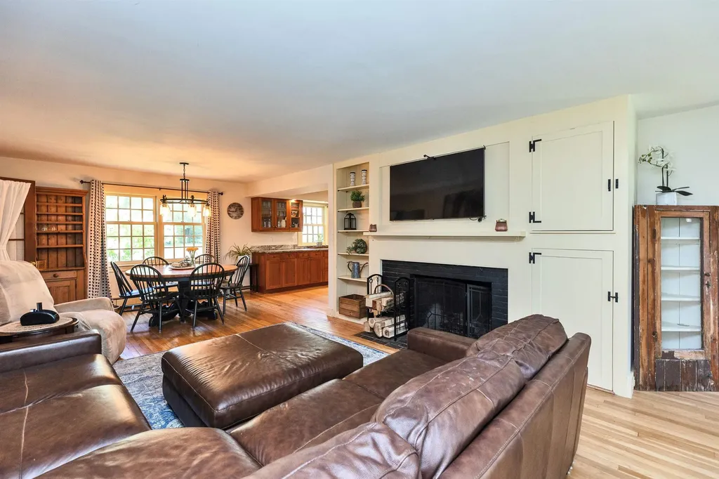 54 High Street Peterborough NH 03458