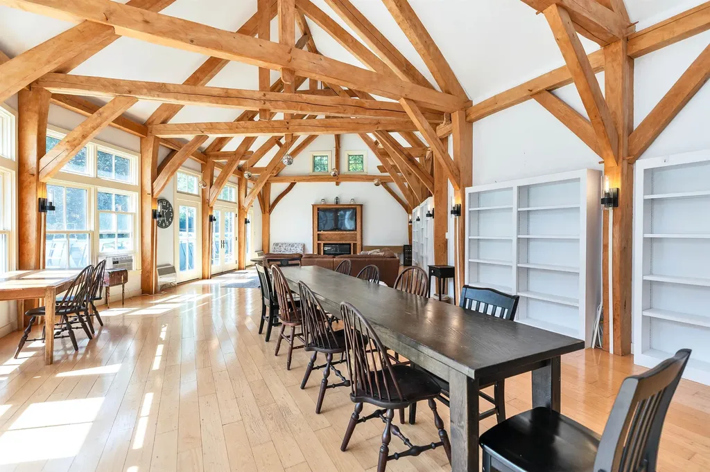 54 High Street Peterborough NH 03458