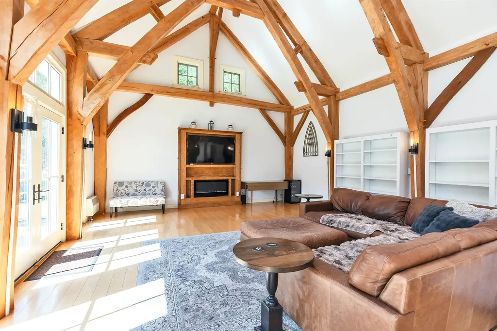 54 High Street Peterborough NH 03458