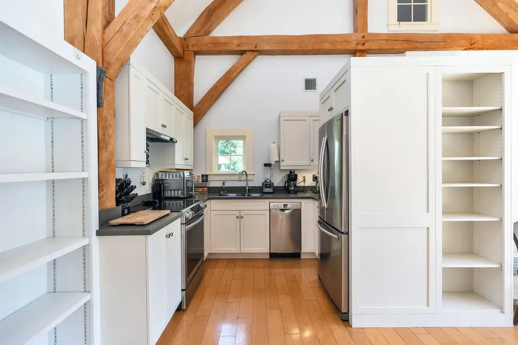 54 High Street Peterborough NH 03458