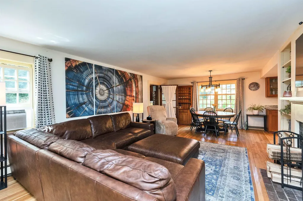 54 High Street Peterborough NH 03458