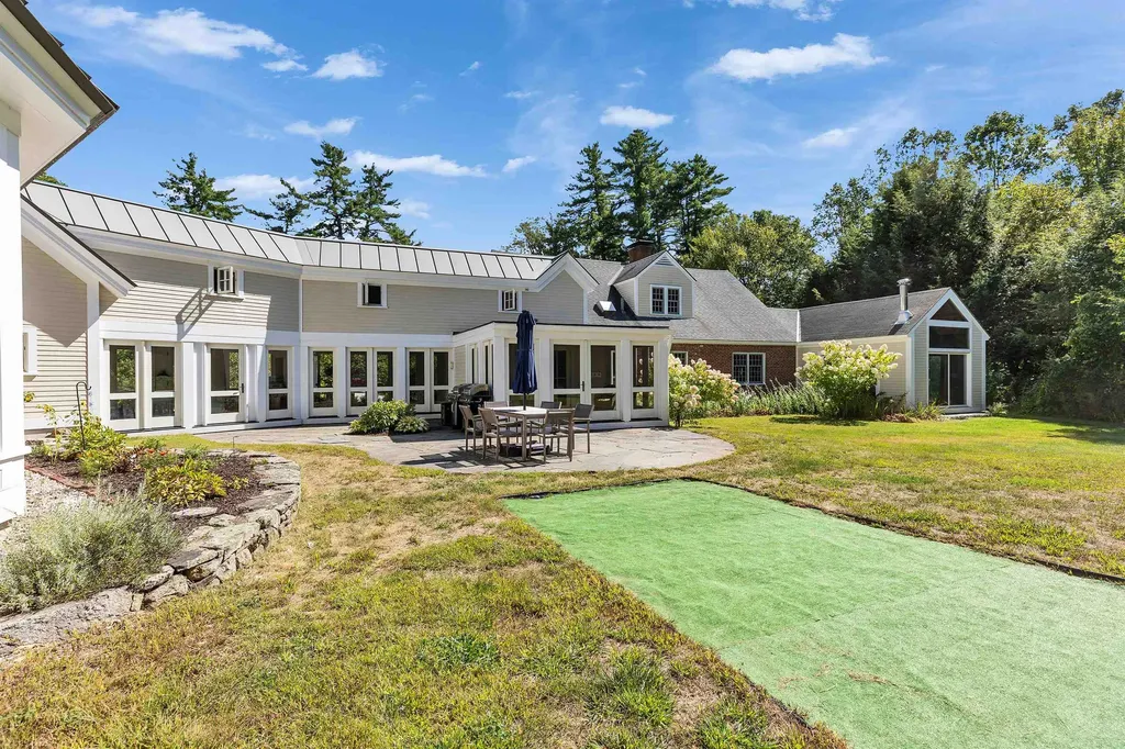 54 High Street Peterborough NH 03458