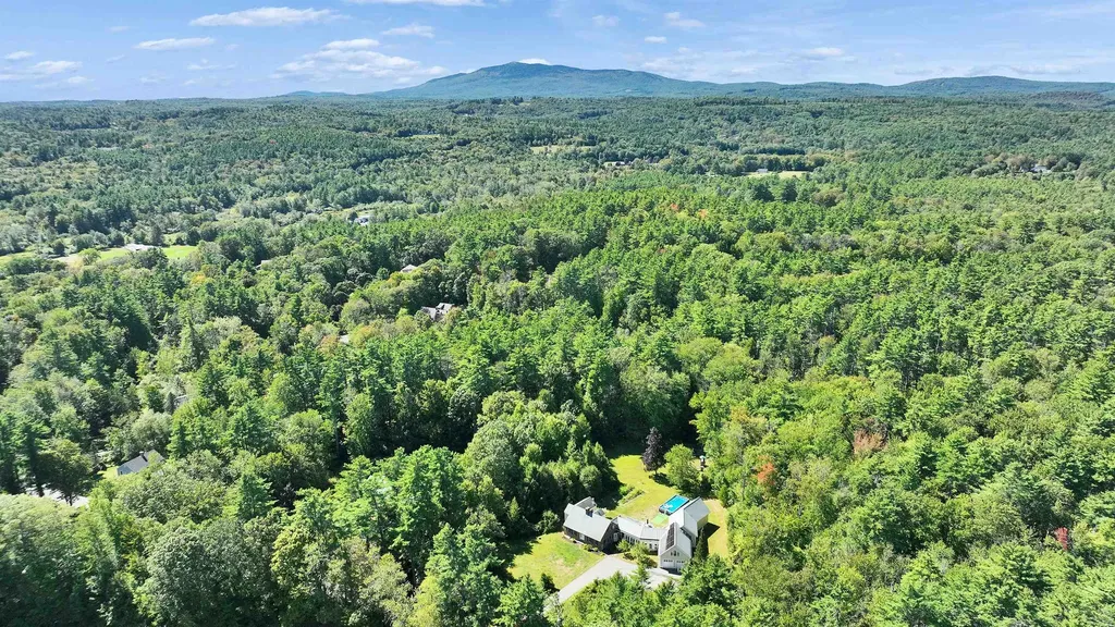 54 High Street Peterborough NH 03458