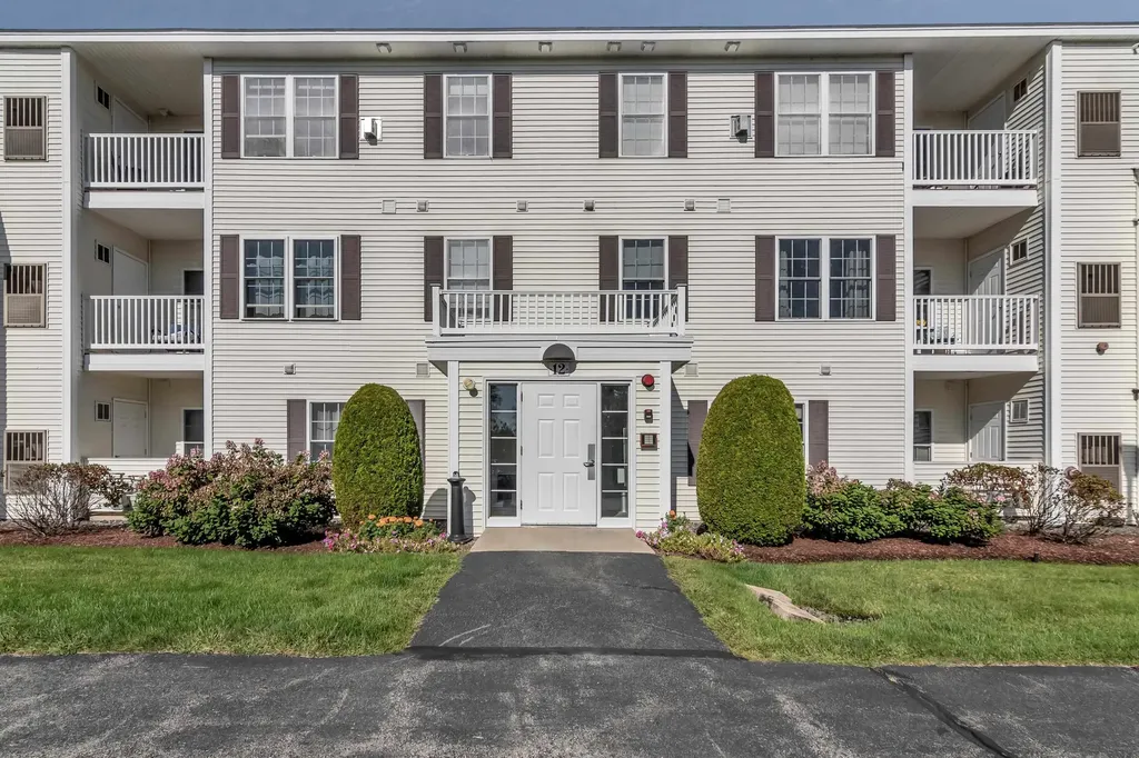 12 Vista Ridge Londonderry NH 03053
