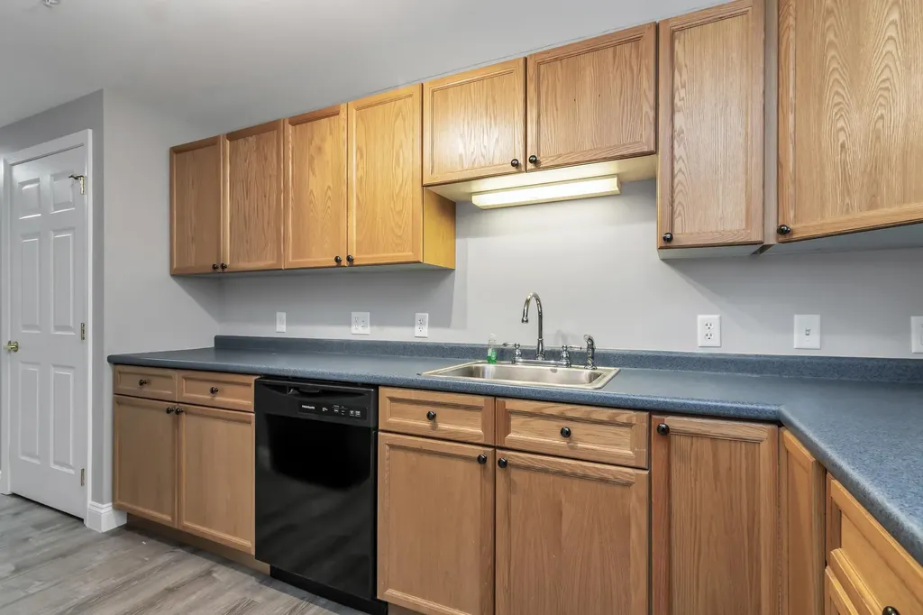 12 Vista Ridge Londonderry NH 03053