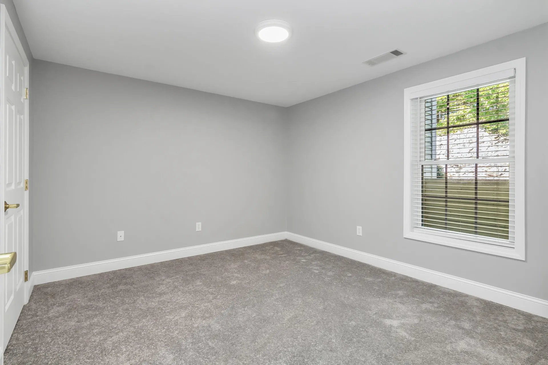 12 Vista Ridge Londonderry NH 03053