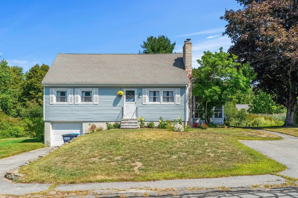 1 Doris Avenue Pelham NH 03076