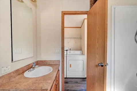 21 Avenue C Burlington VT 05408