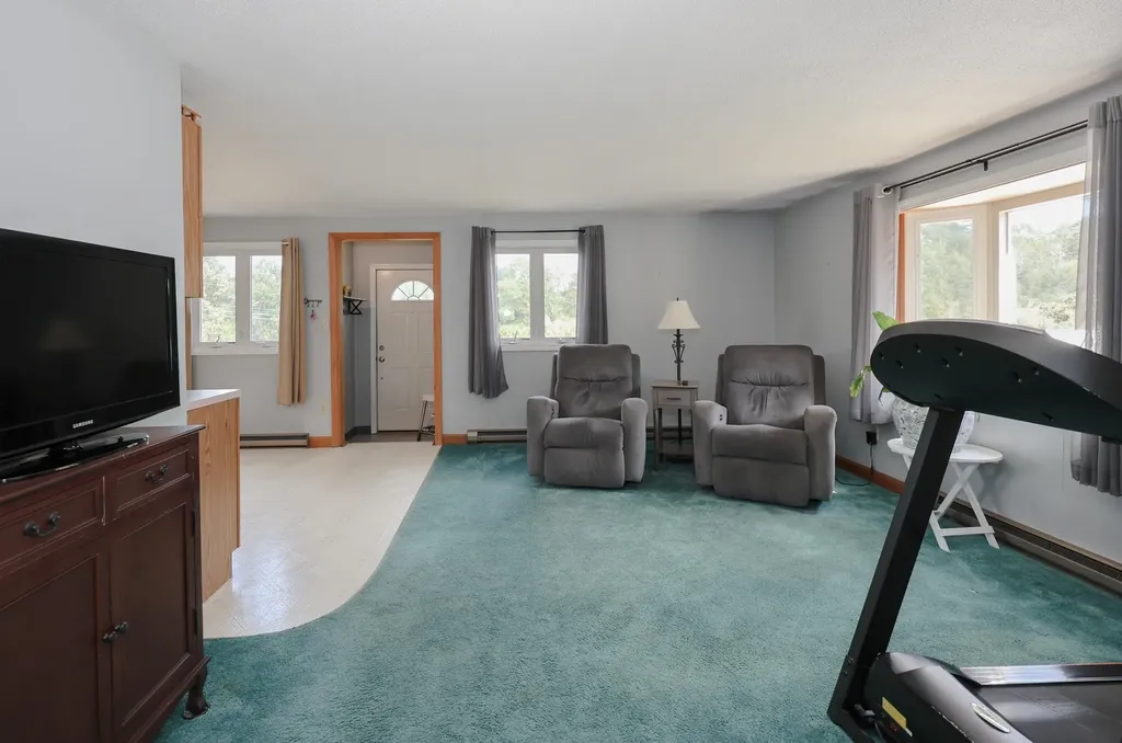 50 Dutton Road Pelham NH 03076