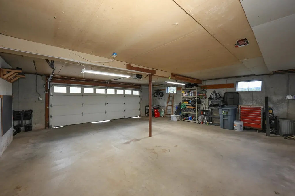 50 Dutton Road Pelham NH 03076