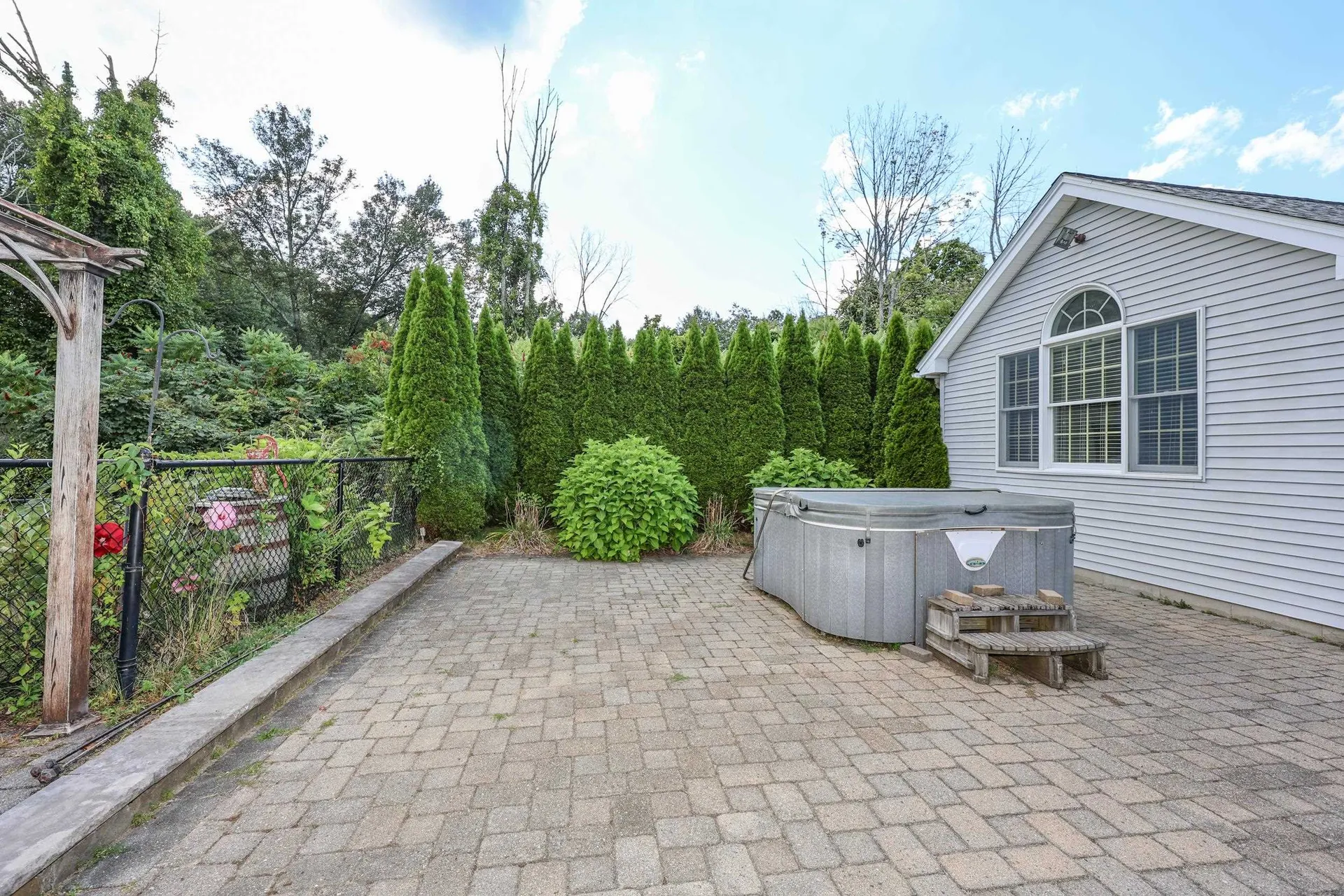 50 Dutton Road Pelham NH 03076