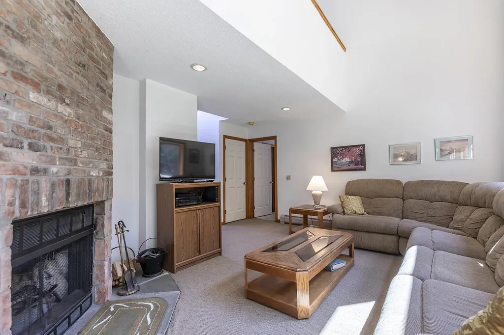 132 Pratt Bridge Road Jamaica VT 05343