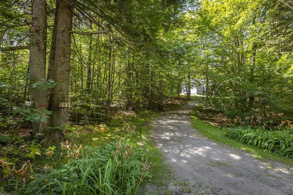 132 Pratt Bridge Road Jamaica VT 05343