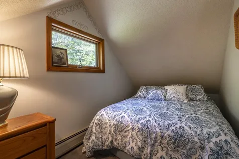 132 Pratt Bridge Road Jamaica VT 05343