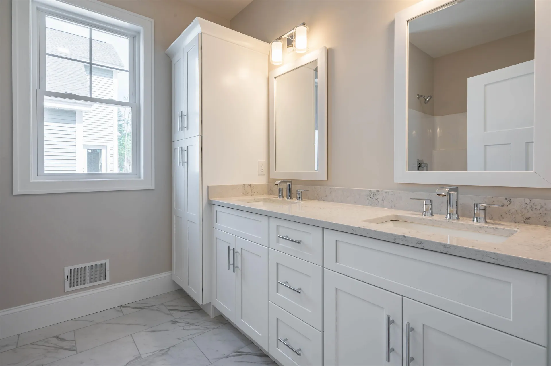 4 Hikers Lane Nashua NH 03062