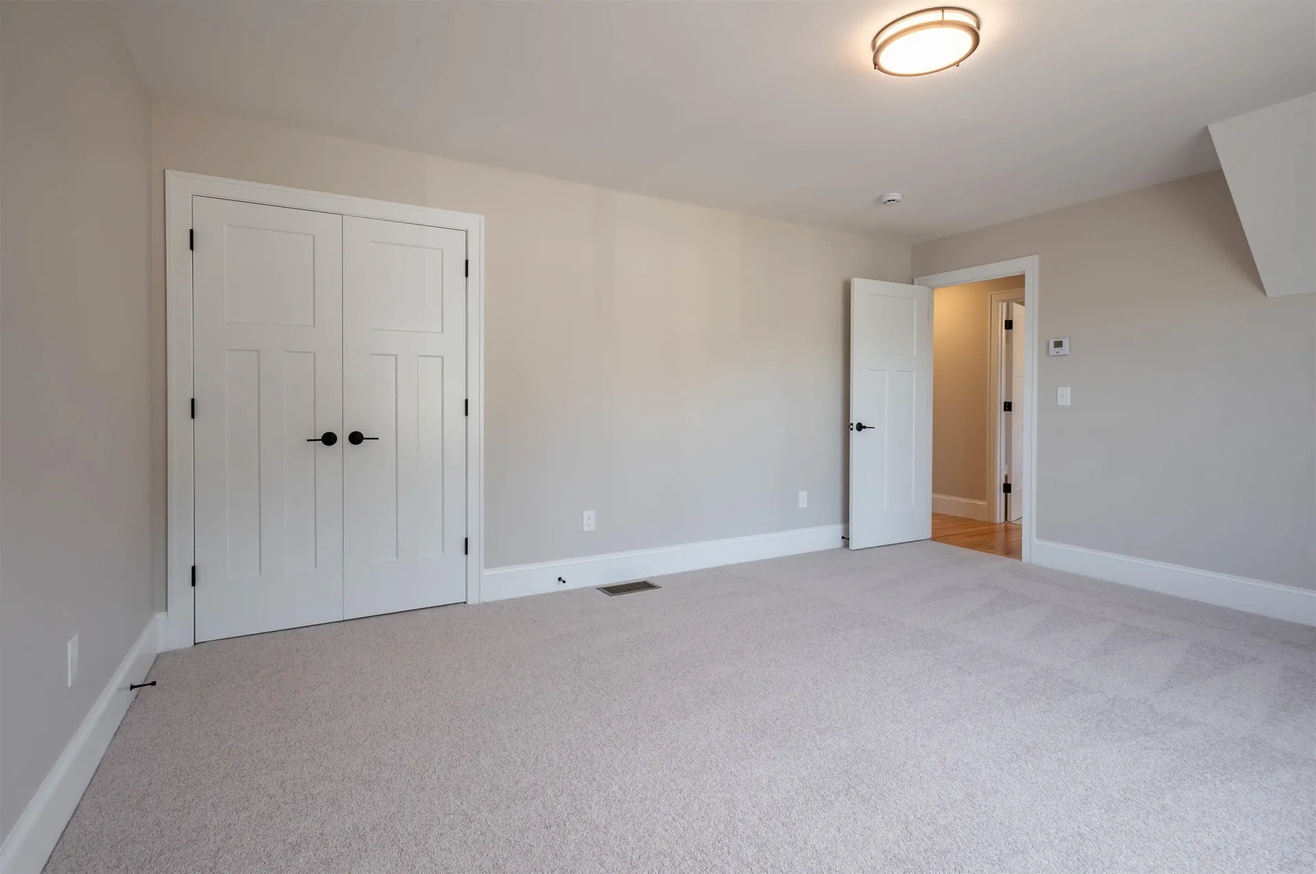 4 Hikers Lane Nashua NH 03062