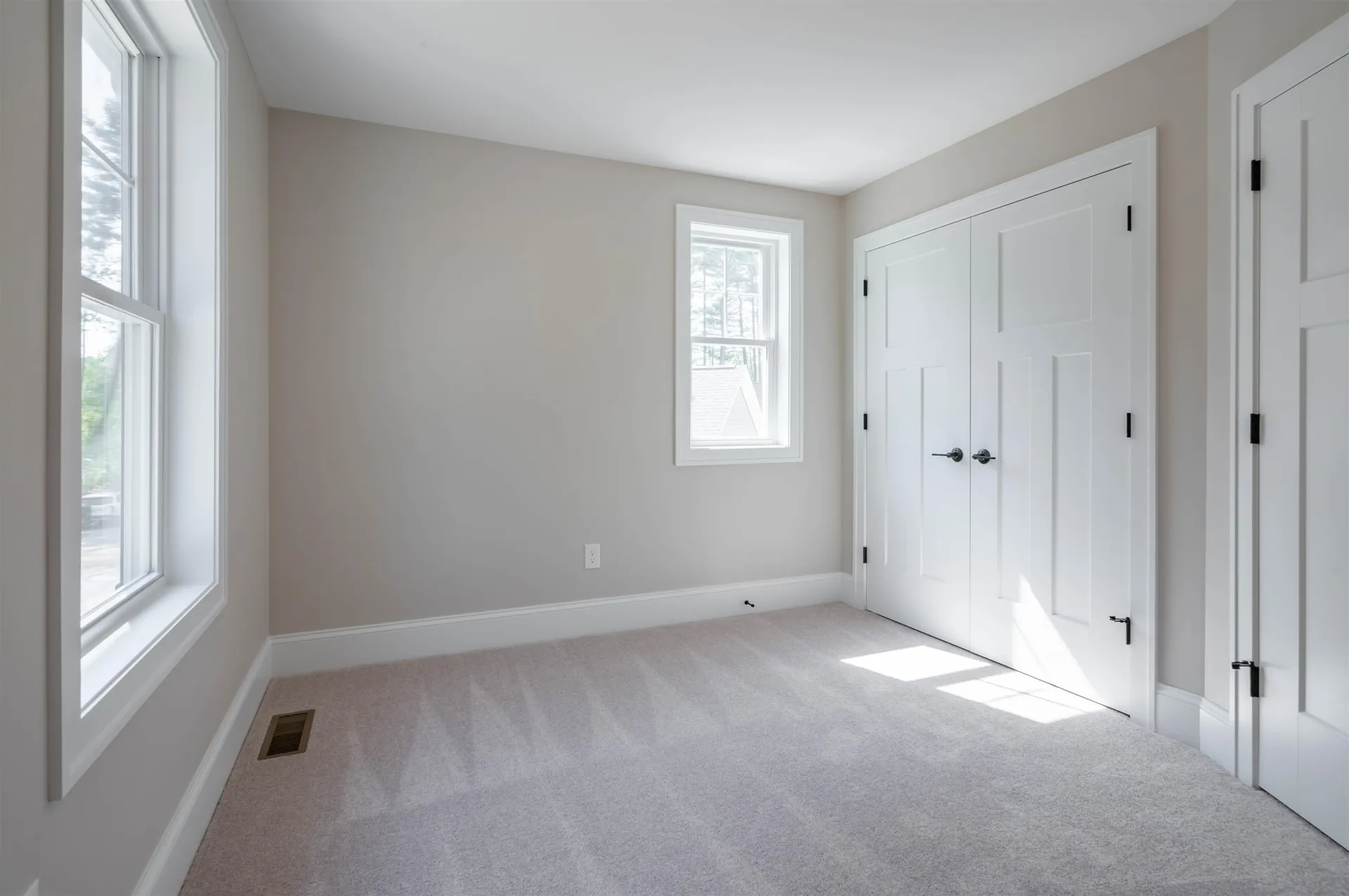 4 Hikers Lane Nashua NH 03062