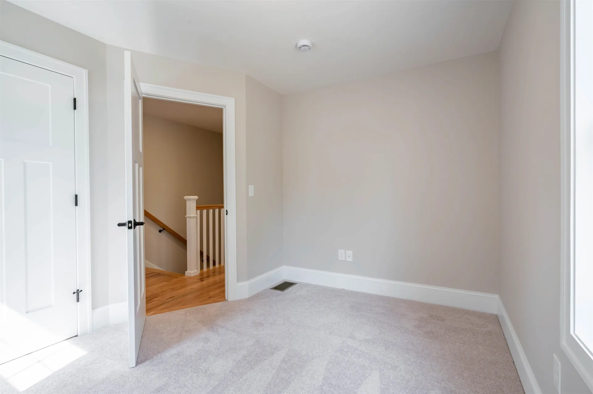 4 Hikers Lane Nashua NH 03062