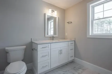 4 Hikers Lane Nashua NH 03062