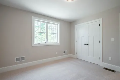 4 Hikers Lane Nashua NH 03062