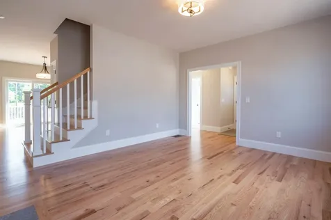 4 Hikers Lane Nashua NH 03062