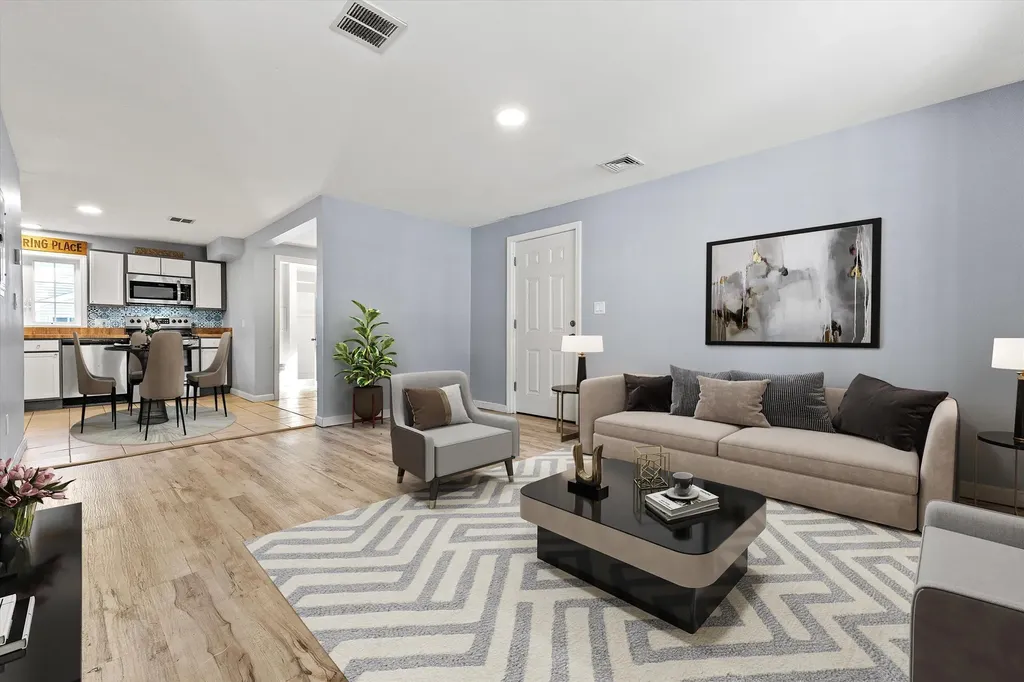 33 W. Elmhurst Avenue Manchester NH 03103