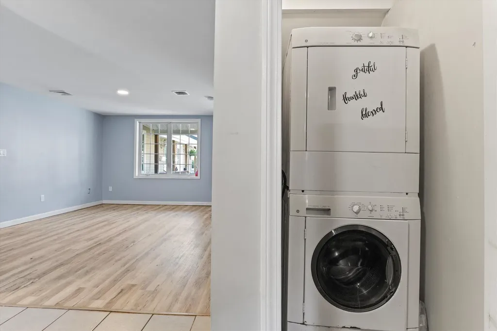 33 W. Elmhurst Avenue Manchester NH 03103