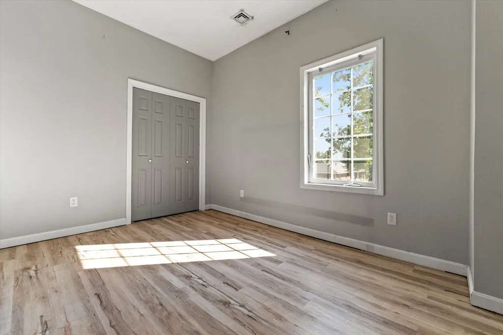 33 W. Elmhurst Avenue Manchester NH 03103