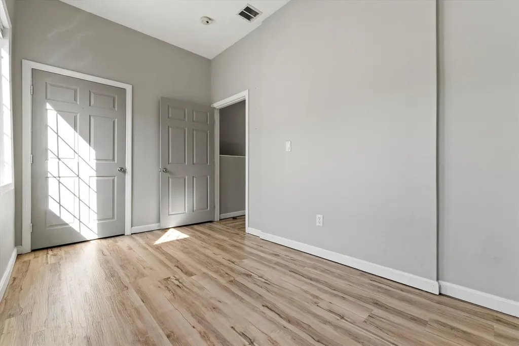 33 W. Elmhurst Avenue Manchester NH 03103