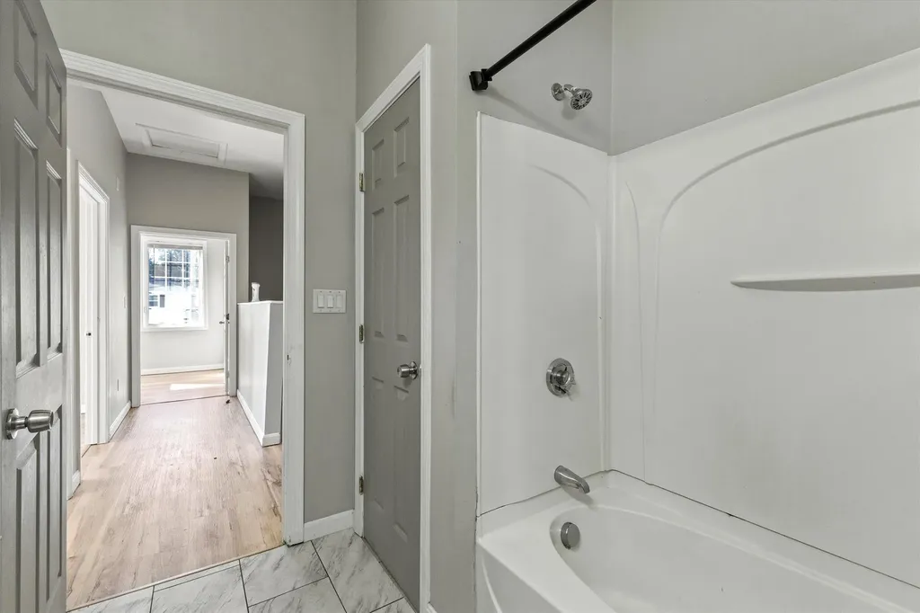 33 W. Elmhurst Avenue Manchester NH 03103