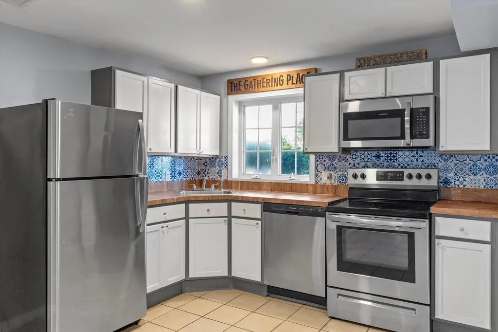 33 W. Elmhurst Avenue Manchester NH 03103