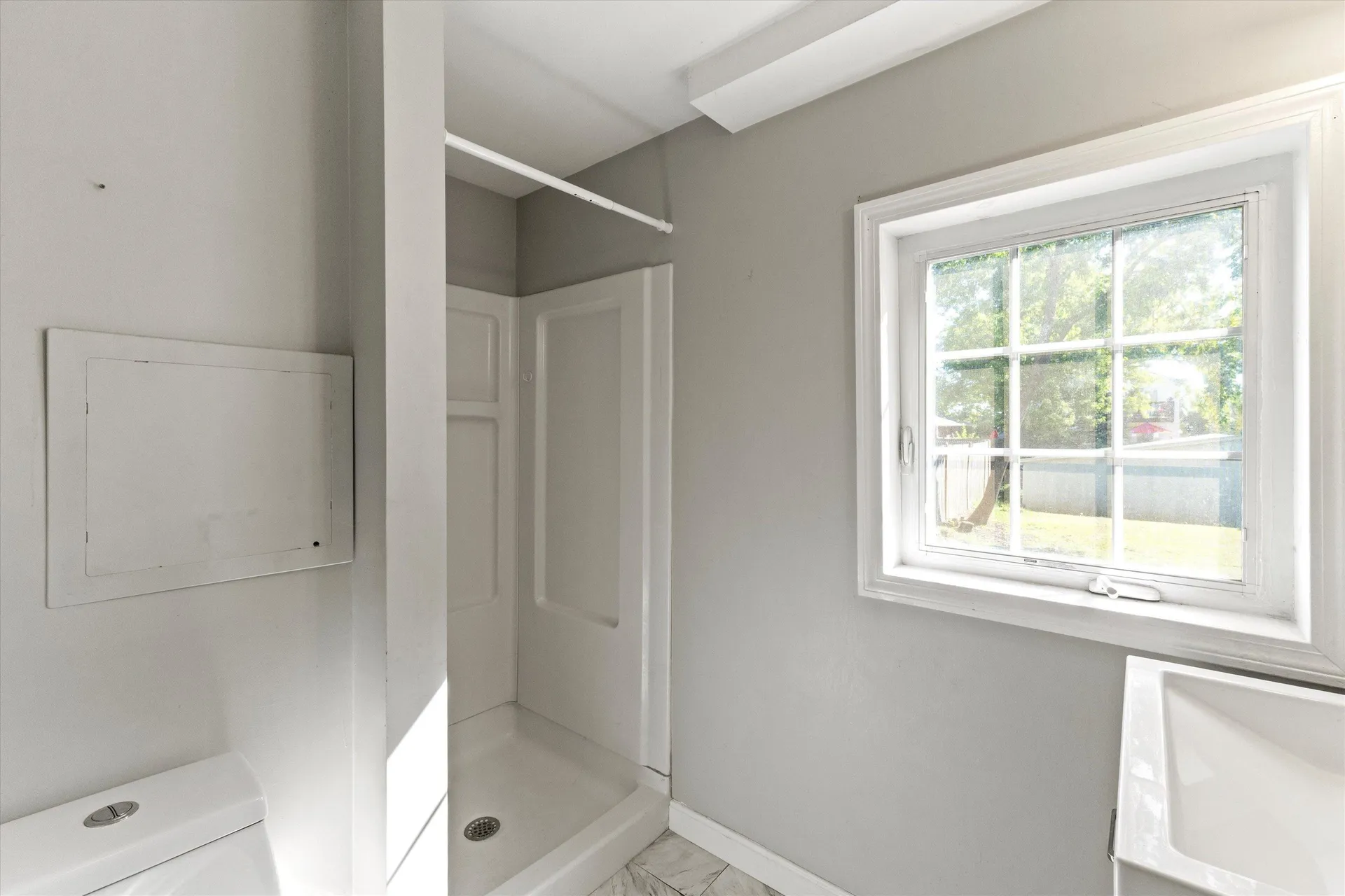 33 W. Elmhurst Avenue Manchester NH 03103