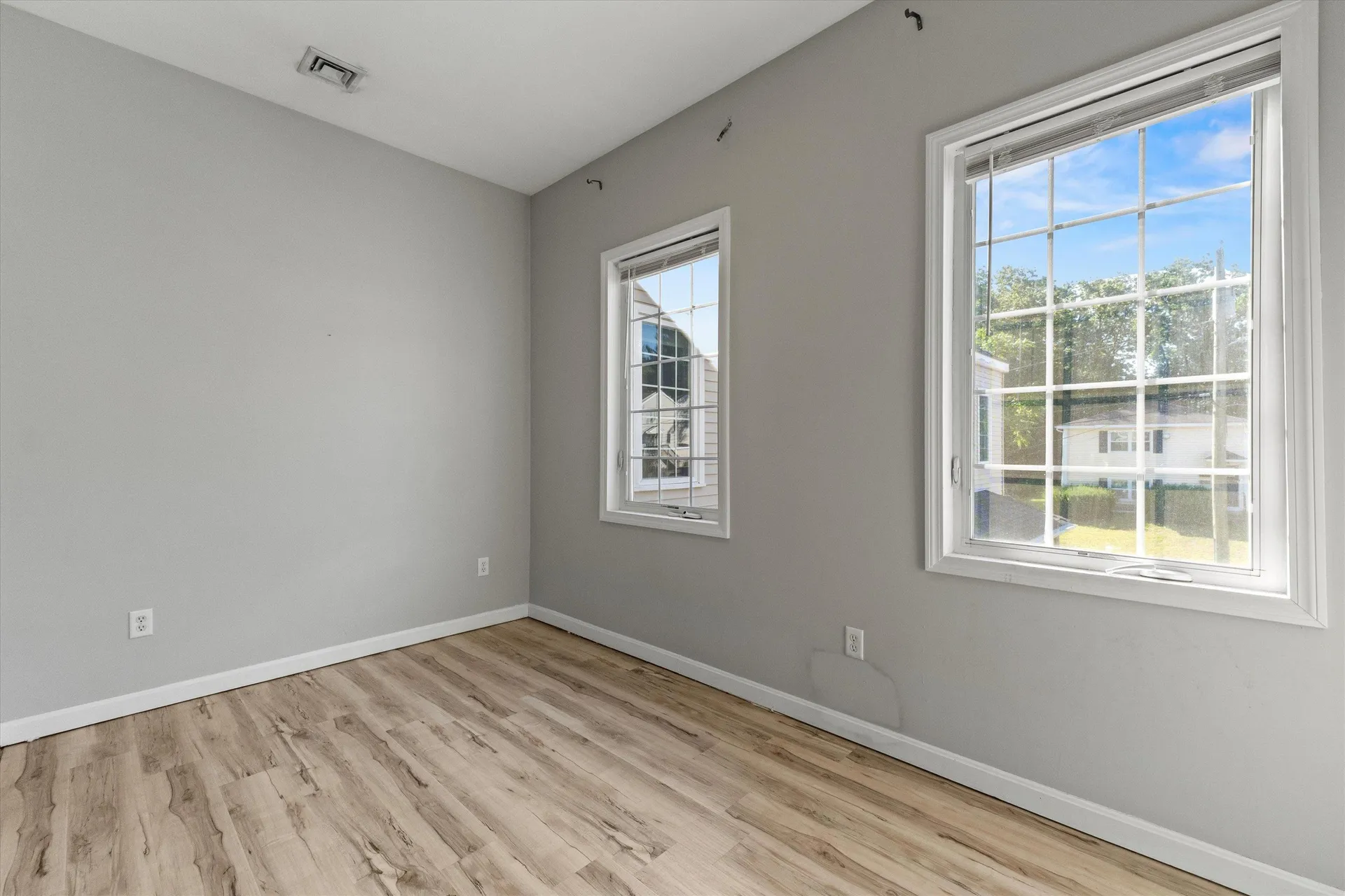 33 W. Elmhurst Avenue Manchester NH 03103