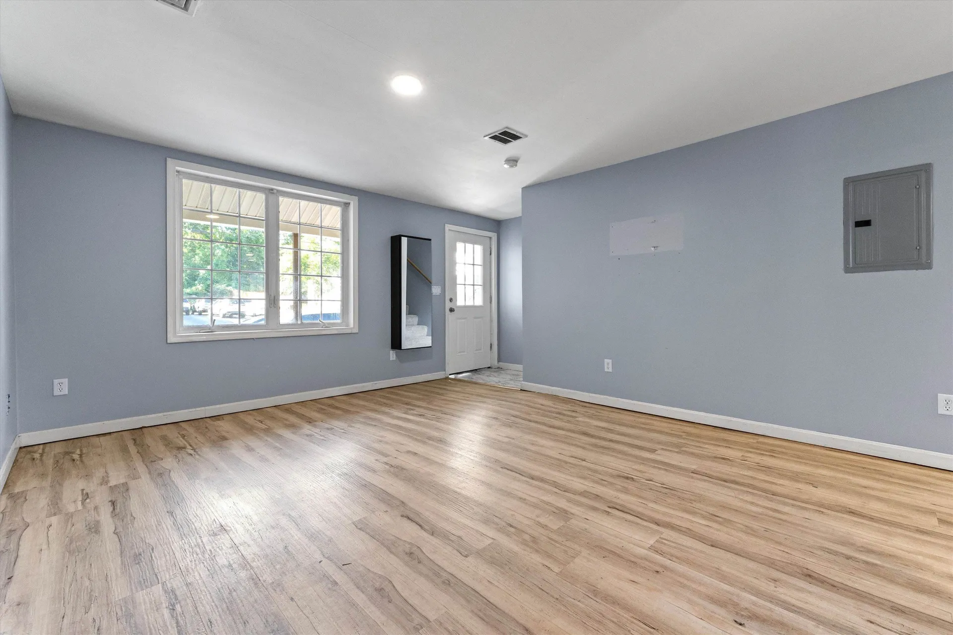 33 W. Elmhurst Avenue Manchester NH 03103