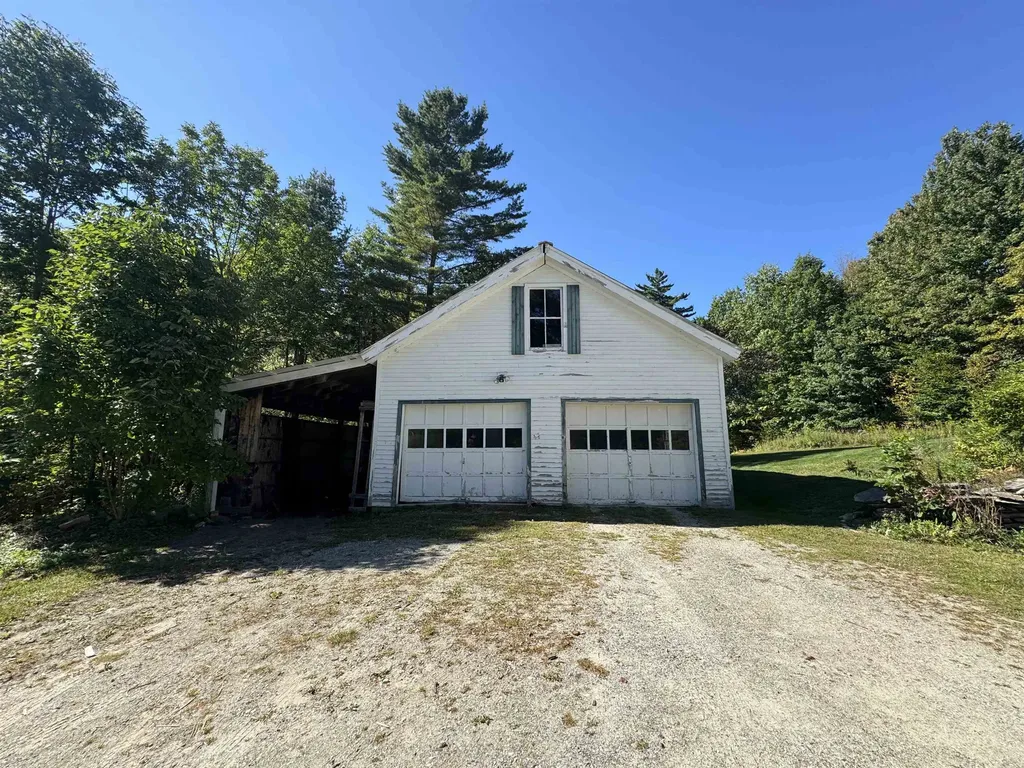 473 Hapgood Pond Road Peru VT 05152