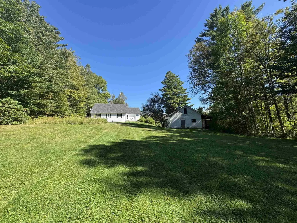 473 Hapgood Pond Road Peru VT 05152