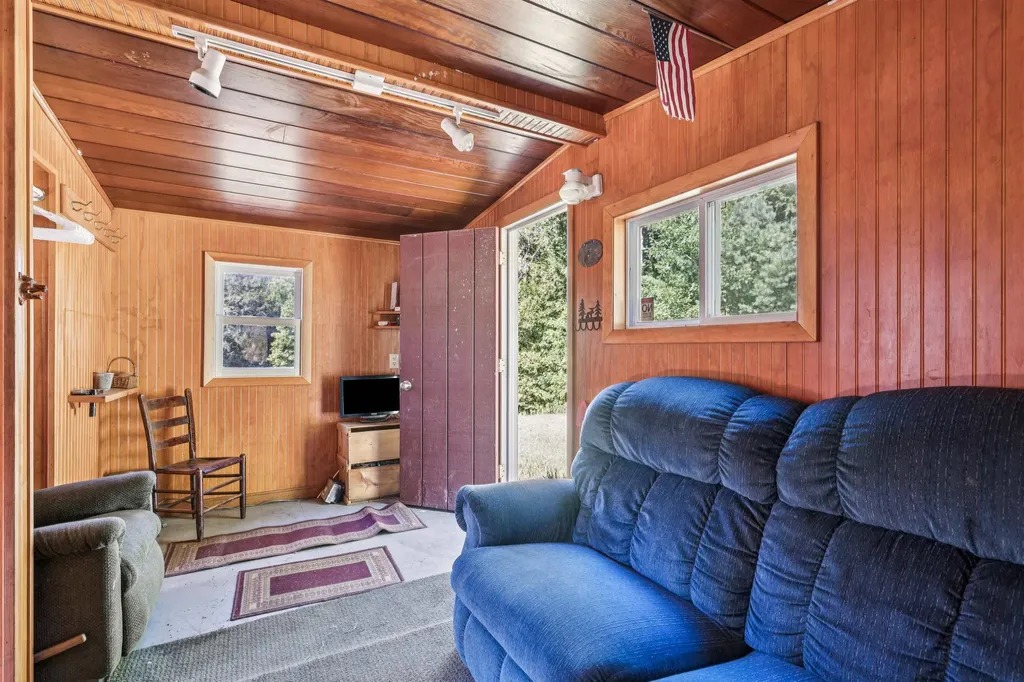 43 Potash Hill Road Tunbridge VT 05077