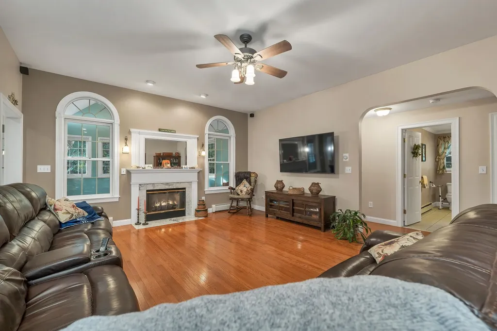 12 Parshley Lane Brentwood NH 03833