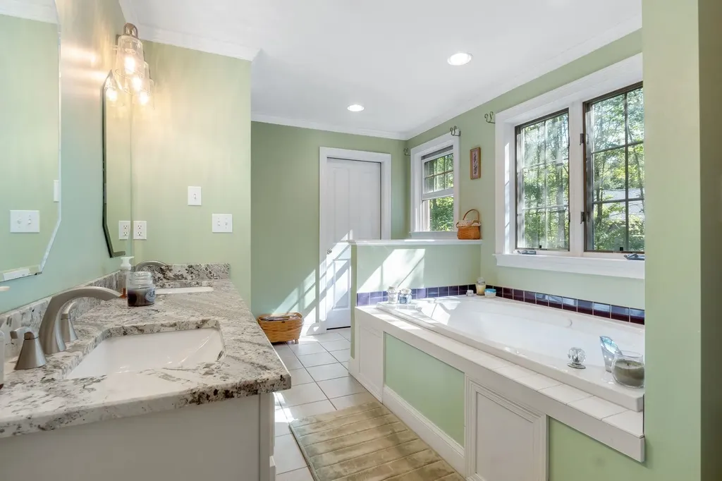 12 Parshley Lane Brentwood NH 03833