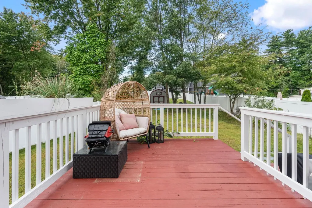 18 Field Avenue Salem NH 03079