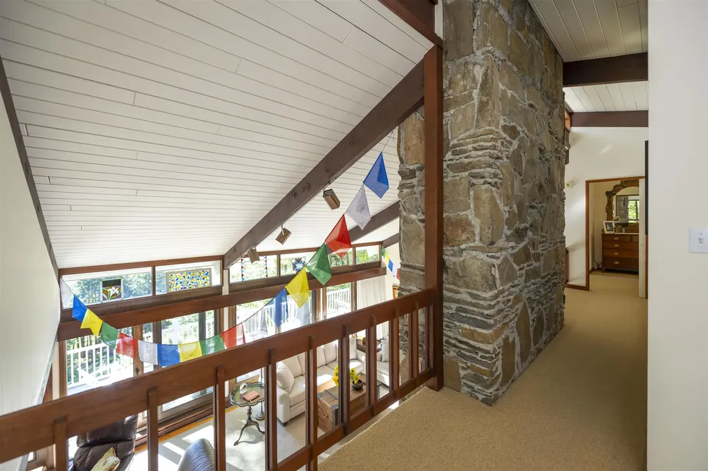 1877 Willard Road Hartford VT 05059