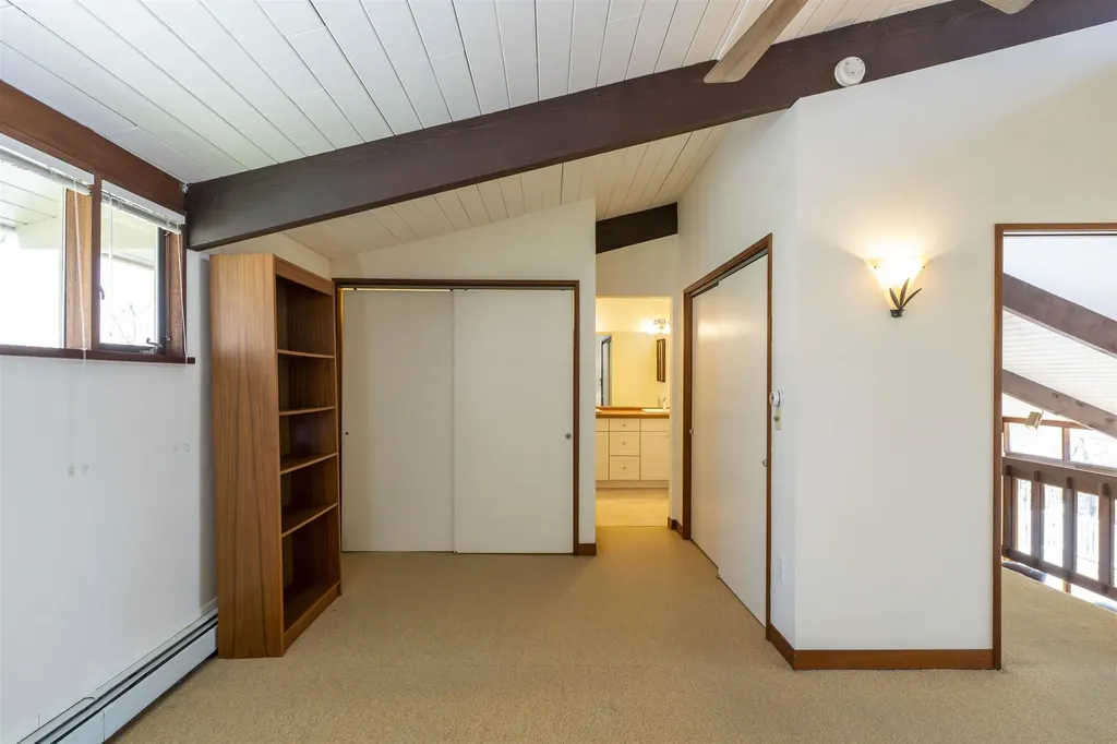 1877 Willard Road Hartford VT 05059