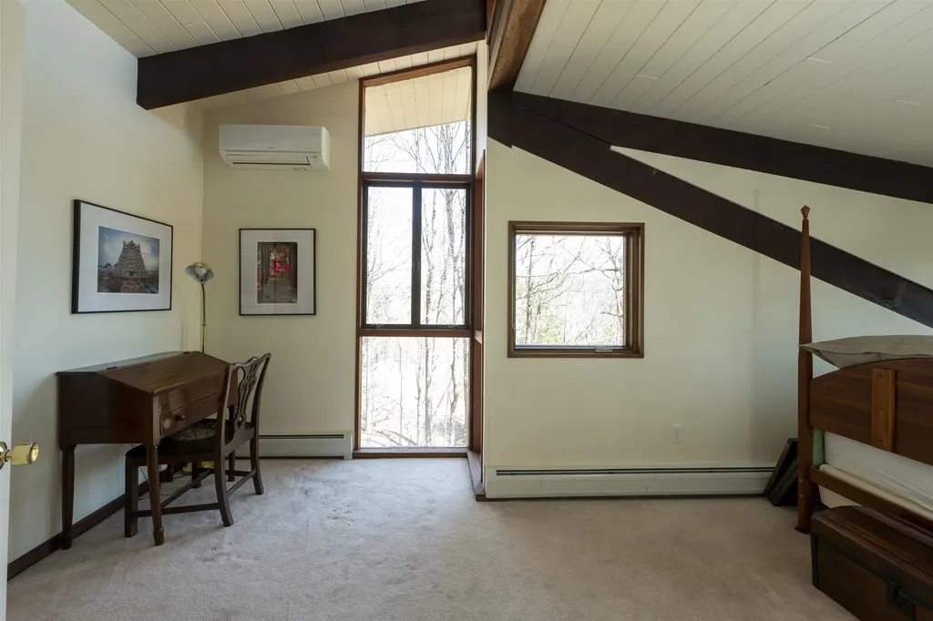 1877 Willard Road Hartford VT 05059
