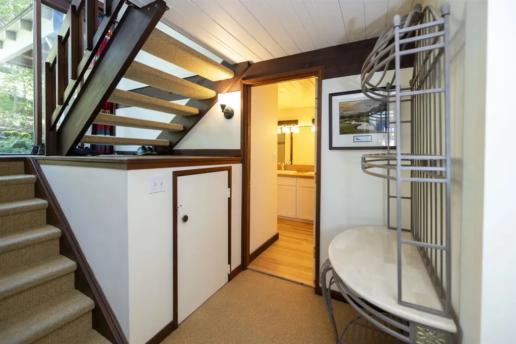 1877 Willard Road Hartford VT 05059